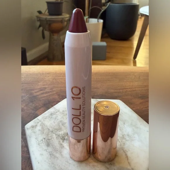 Doll 10 Lip Crayon - I Can! - Picture 2 of 5